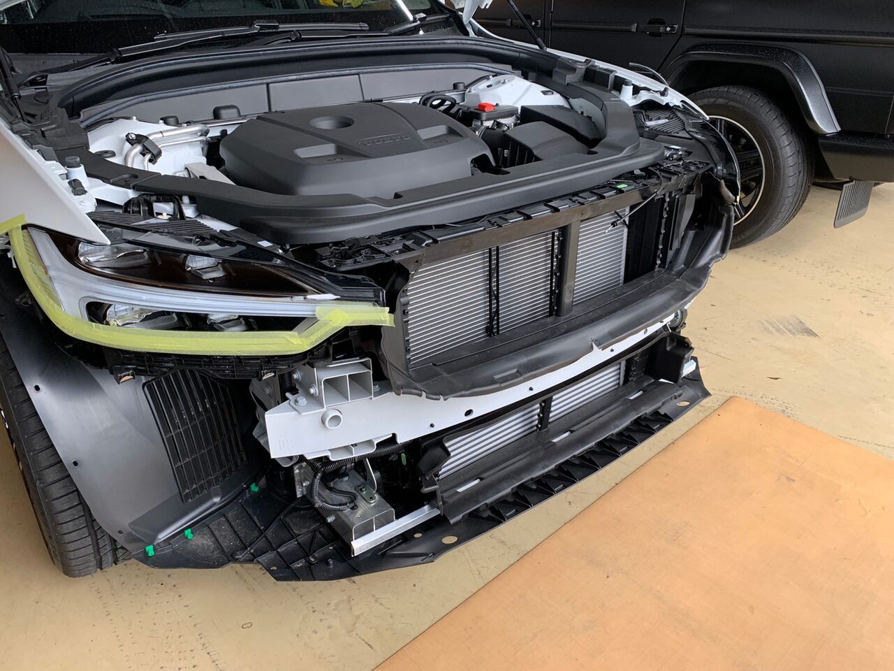 VOLVO XC60 フロントバンパー脱着 : justice_osakaのblog