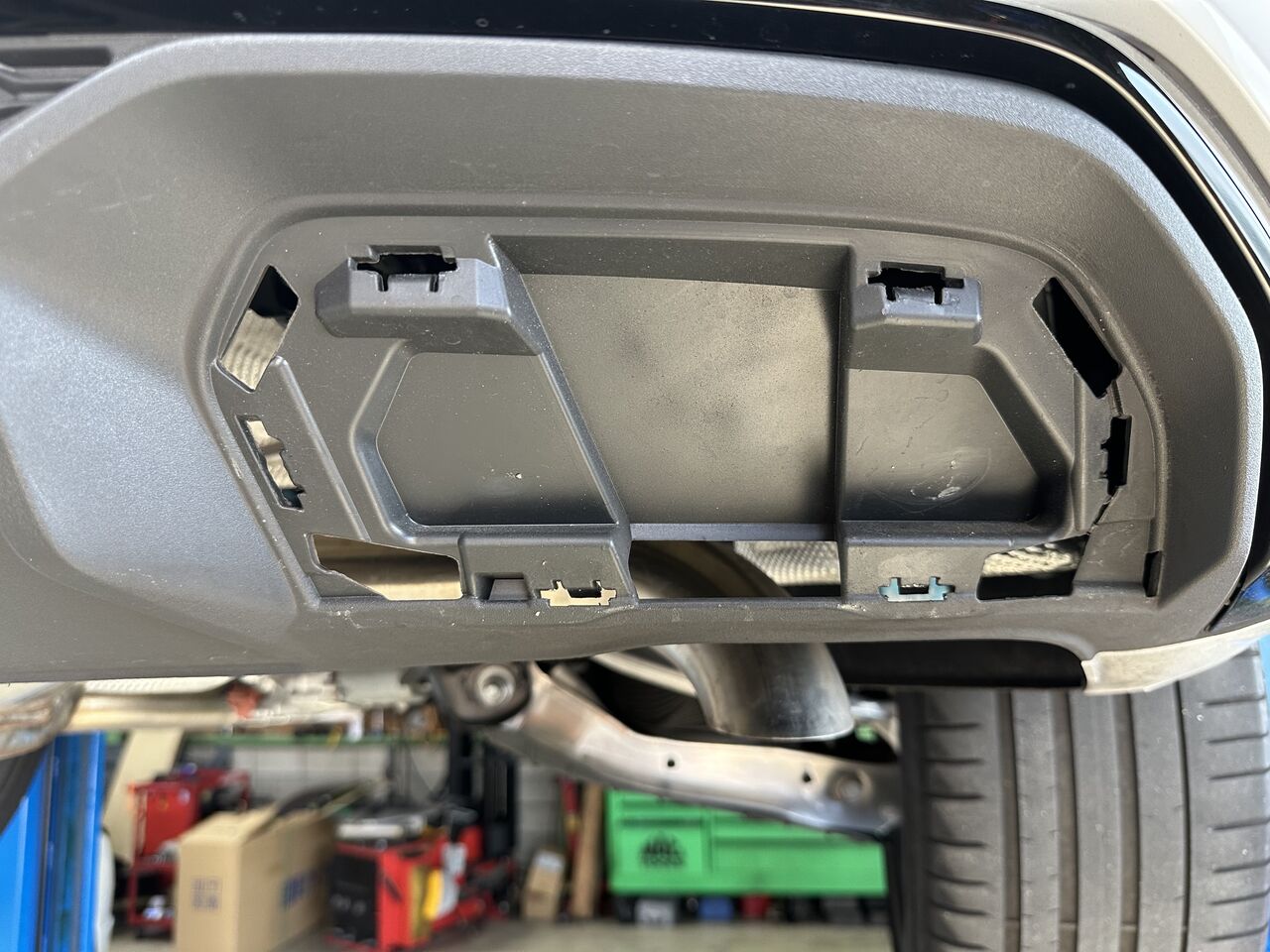 Audi SQ5 ワンオフ バルブ付マフラー完成 : justice_osakaのblog