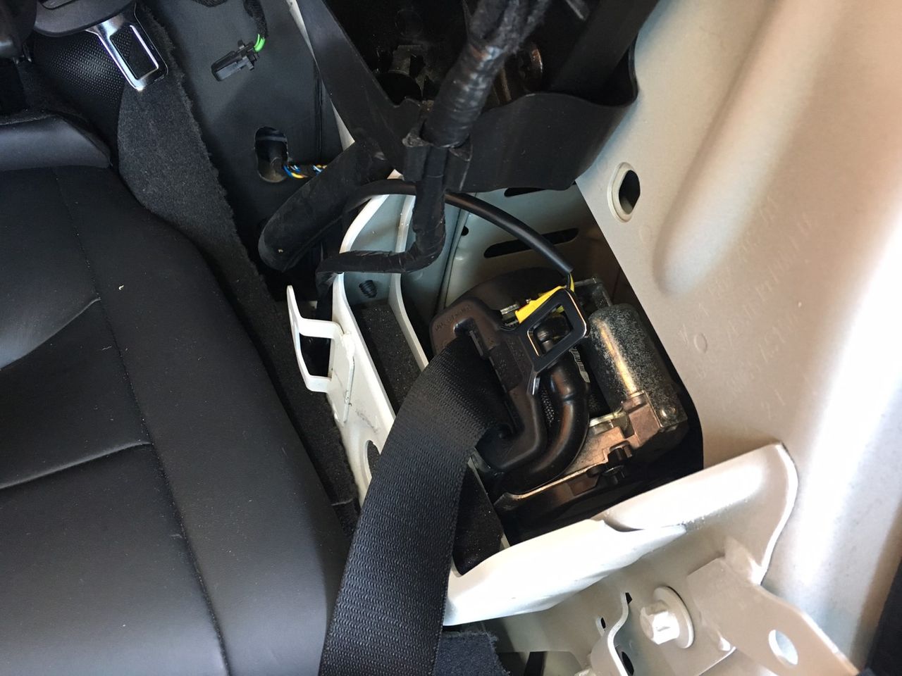 991ポルシェ カレラsカブリ レッドシートベルトへ交換 Justice Osakaのblog