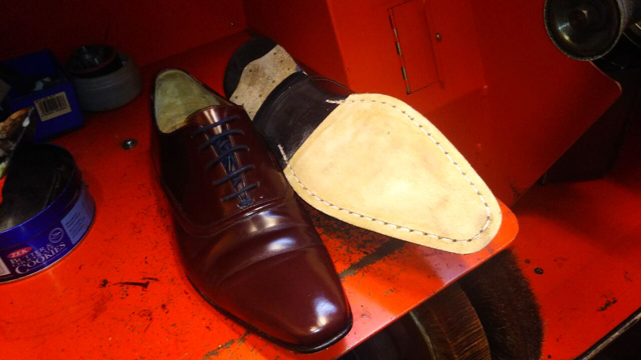 紳士靴 Paul Smith 底はがれ 底縫い ハーフソール貼り 靴修理どうでしょう 紳士靴 Paul Smith 底はがれ 底縫い ハーフソール貼り 靴修理どうでしょう
