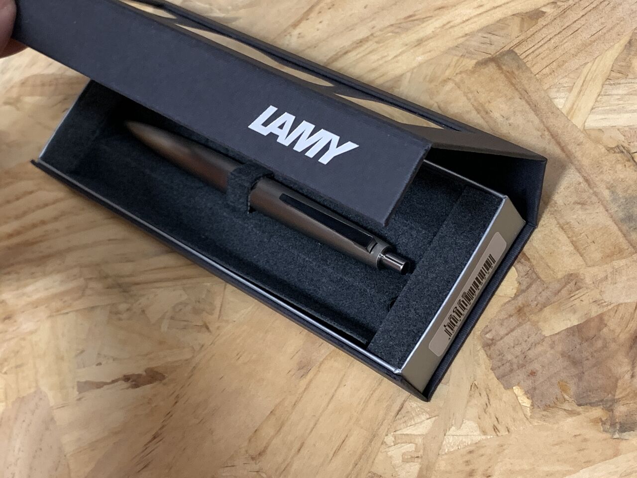 高級ボールペンのレビュー】LAMY2000ステンレススチールボールペン