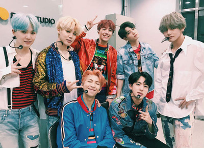 bts-DKQUYmWUEAIvEw31