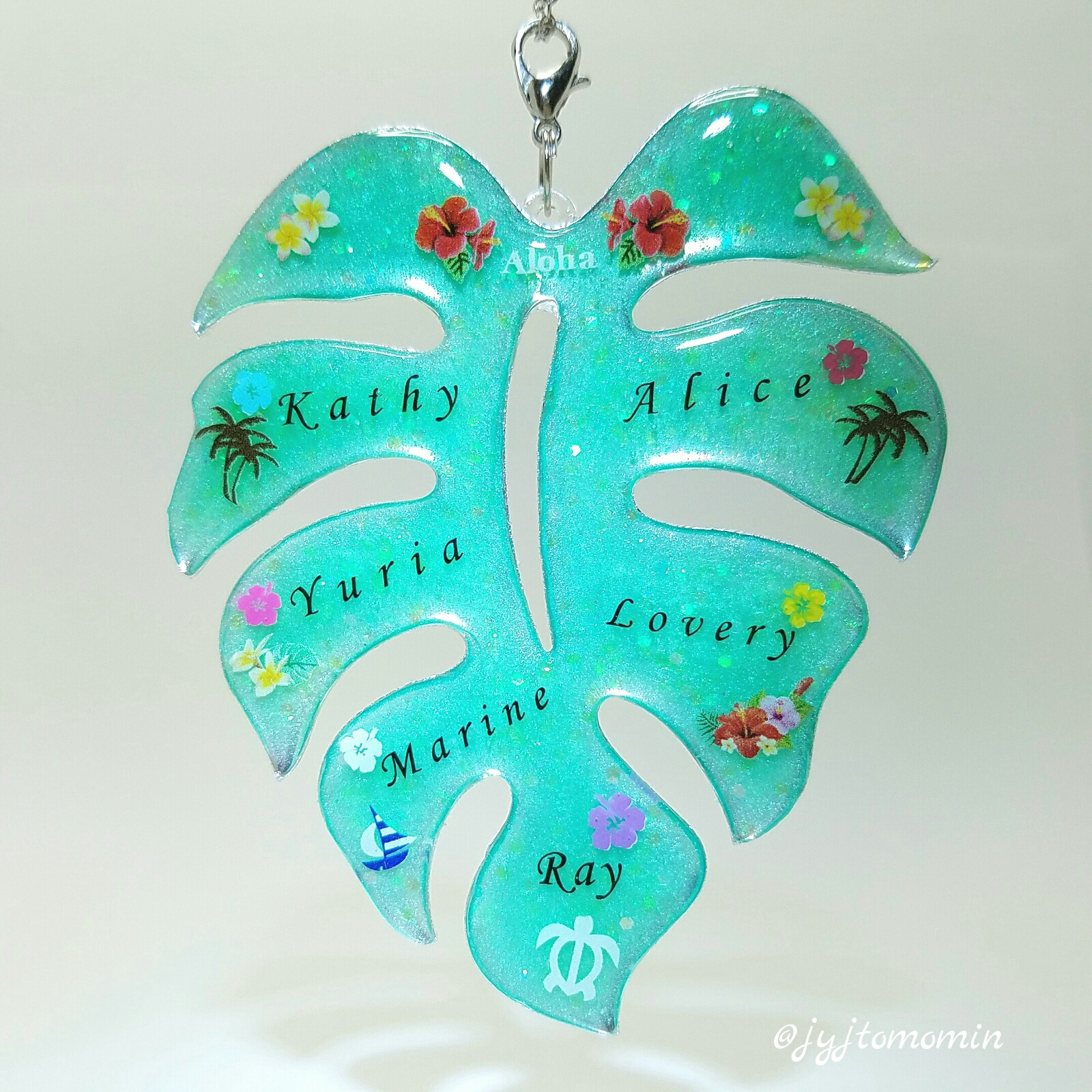 セリアの雑貨でモンステラ&プルメリアのレジン♪ : UVレジンの作品紹介