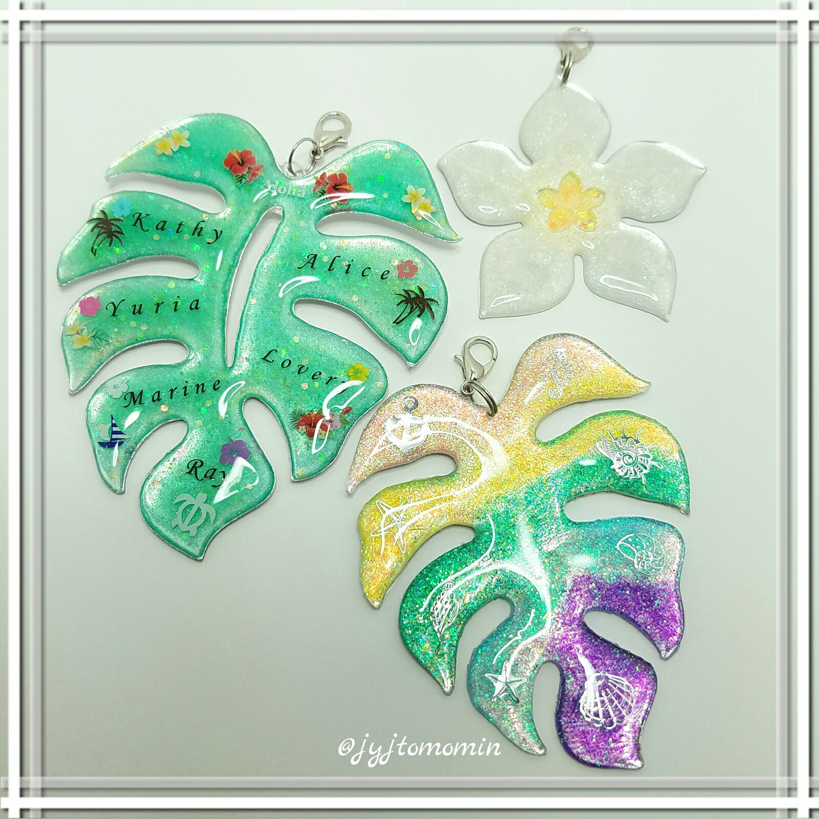 セリアの雑貨でモンステラ&プルメリアのレジン♪ : UVレジンの作品紹介