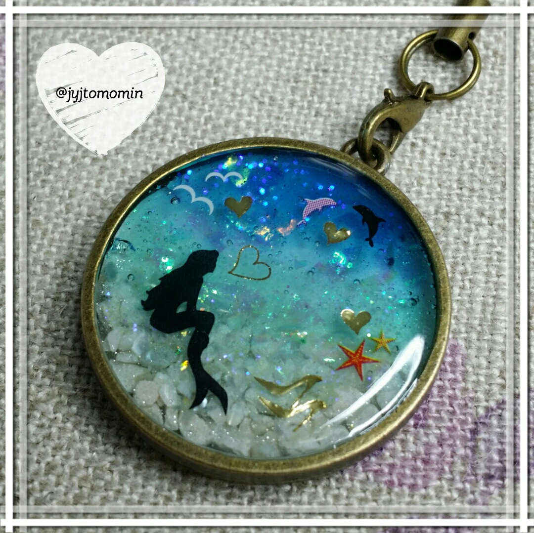 海シリーズのストラップを2つ作りました Uvレジンの作品紹介 Beauty Moon
