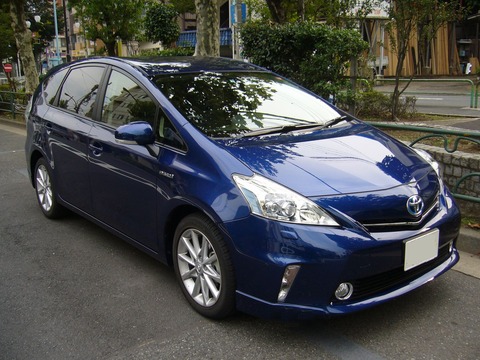 TOYOTA_PRIUSα_ZVW41_FRONT