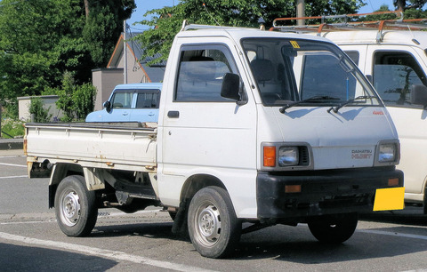 1280px-Daihatsu_Hijet_Truck_4WD_S82