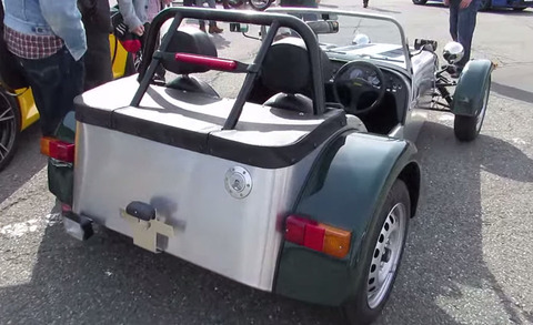 1024px-Caterham_SEVEN_160