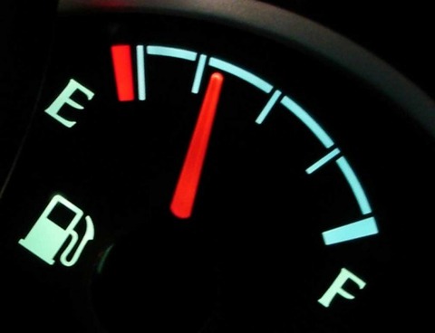 fuel-gauge_100382139_m (1)