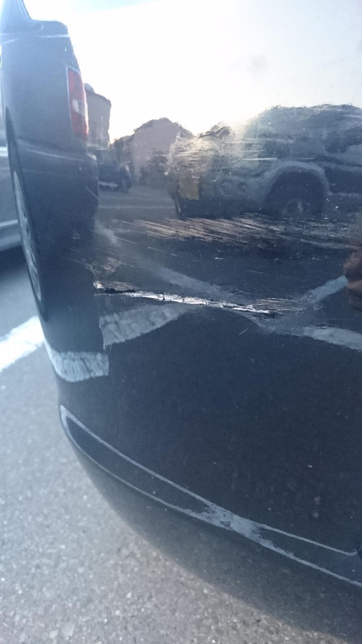 お前らこの位の車の傷どうする くるまにあ速報 お前らこの位の車の傷どうする くるまにあ速報