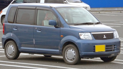 Mitsubishi_eKwagon_2004