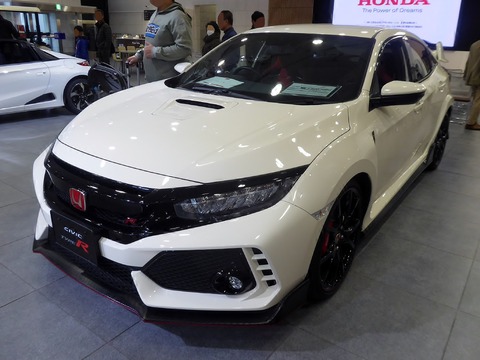 1920px-Honda_CIVIC_TYPE_R_(FK8)_front