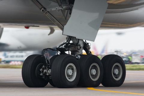 Boeing-777-300_chassis_