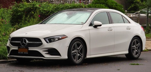 2019_Mercedes-Benz_A220,_front_8.22.19