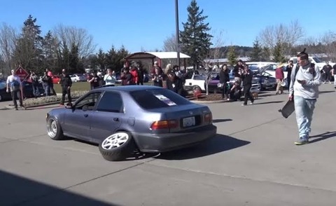 タイヤが斜めになってるクソダサい車乗ってる奴おるけど くるまにあ速報 タイヤが斜めになってるクソダサい車乗ってる奴おるけど くるまにあ速報