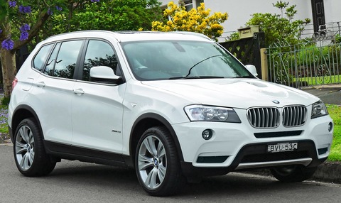 1920px-2011_BMW_X3_(F25)_xDrive28i_wagon_(2011-11-18)_01