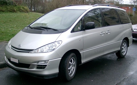 Toyota_Previa_front_20080303