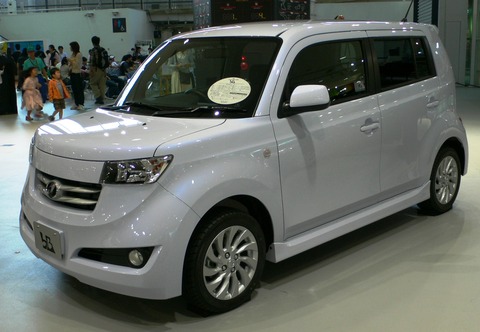 2005_Toyota_bB_03