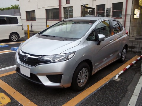 Honda_FIT_13G_(DBA-GK3)_front