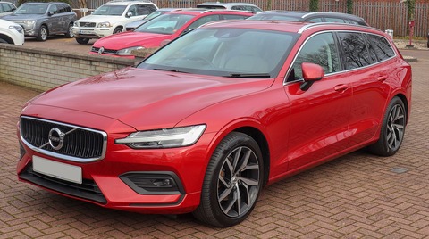1920px-2018_Volvo_V60_Momentum_PRO_D4_Automatic_2.0_Front