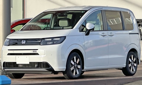 Honda_FREED_e-HEV_AIR_2WD・6-Seater
