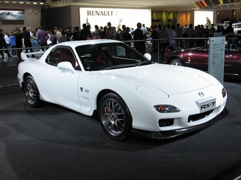 1920px-Mazda_RX7_at_British_International_Motor_Show_2006