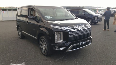 MITSUBISHI_DELICA_D5_STANDARD_2019_001