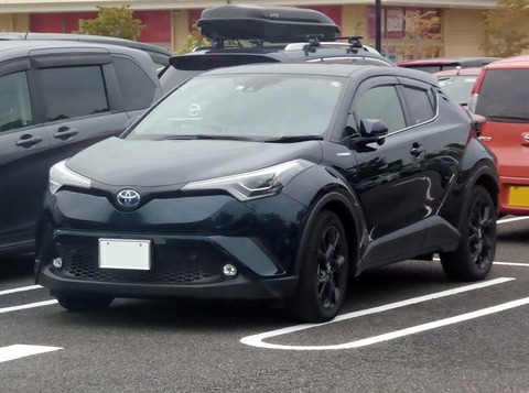 1920px-Toyota_C-HR_G_Mode-Nero__(DAA-ZYX10-AHXEB(B))_front