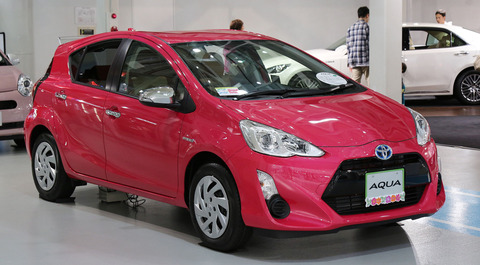 1920px-2015_Toyota_Aqua