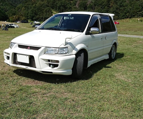 Mitsubishi_RVR_1997_1