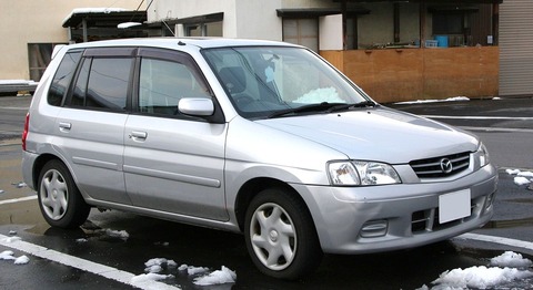 1280px-1999-2001_Mazda_Demio