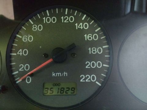 MAZDA-323-01