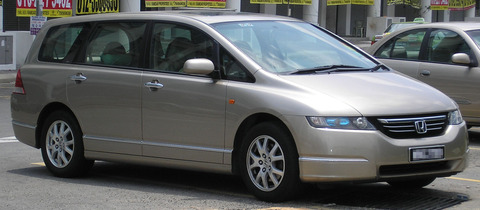 1920px-Honda_Odyssey_(third_generation)_(front),_Serdang