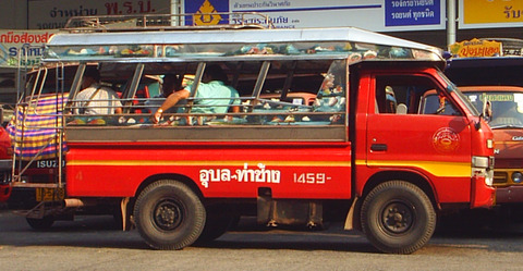 Isuzu_N-Series_songthaew_01