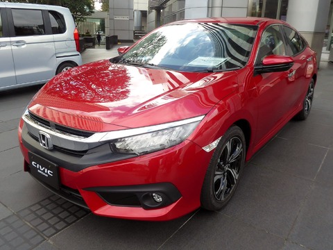 1920px-Honda_CIVIC_SEDAN_(DBA-FC1)_front
