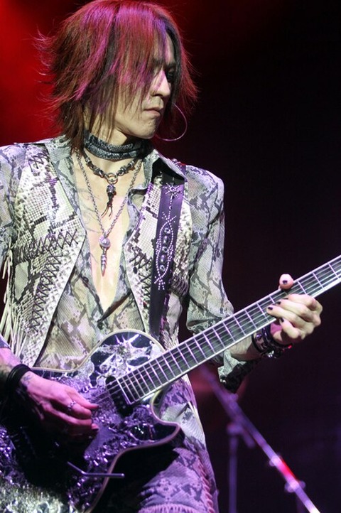 Sugizo_in_São_Paulo,_Brazil_2011-11-09