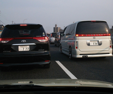 車のナンバープレートがゾロ目のやつってアホっぽくね とか くるまにあ速報