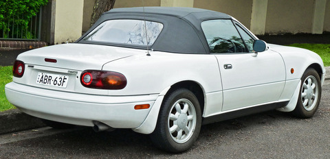 1920px-1992-1993_Mazda_MX-5_(NA)_roadster_(2011-11-18)_02