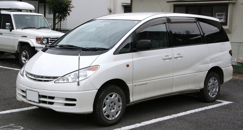 1920px-Toyota_Estima_L_X-Limited