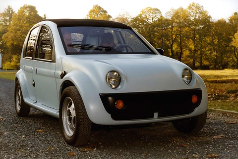 車のボディって全部プラスチックじゃあかんの？