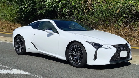 1920px-2017_LEXUS_LC500h_JAPAN_FRONT