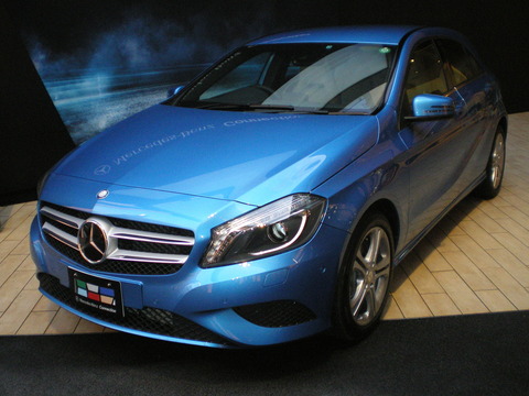 1920px-Mercedes-Benz_A-class_W176_JPN_01