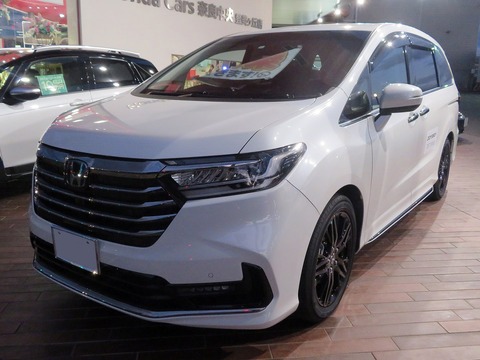 1920px-Honda_ODYSSEY_e：HEV_ABSOLUTE・EX_(6AA-RC4)_front