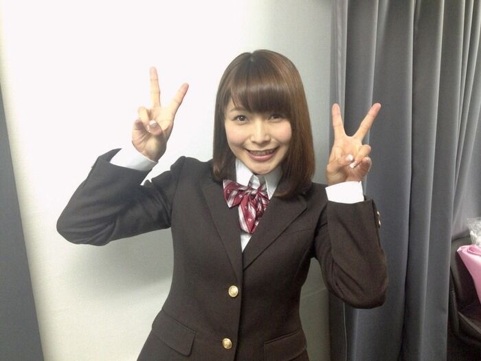 【画像】ベテラン女性声優さん、制服姿がなかなかイケるｗｗｗｗｗｗｗ