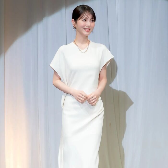 【動画】浜辺美波さん、番組で公開手コキを披露してしまうｗｗｗｗｗｗ