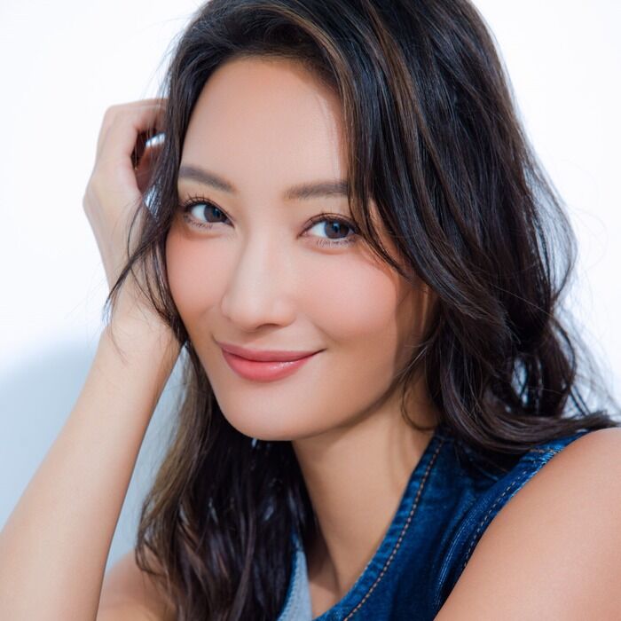 【画像】モデルの菜々緒さん、挿入待ちポーズが即ハボすぎる件ｗｗｗｗｗｗｗ