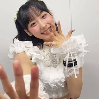【画像】人気アイドルさん、胸の大きさに違和感wwwwwww