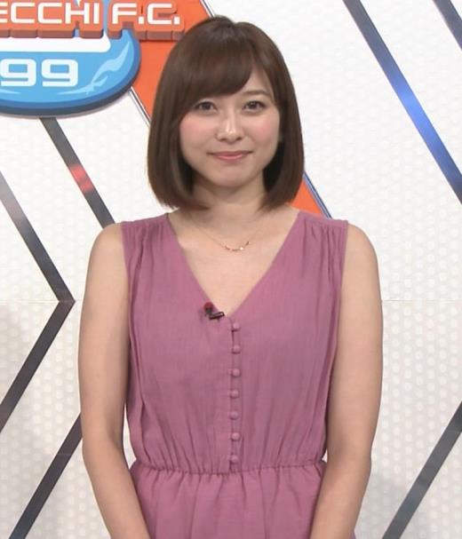 久冨慶子アナ　肌がけっこう露出したワンピース