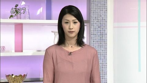 NHK森花子アナのキャミ透け。