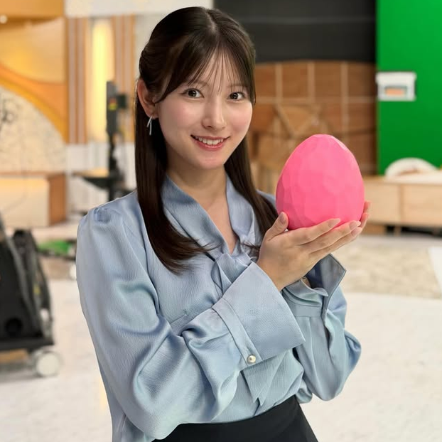 【画像】元アイドル女子アナさん、透けるカメラでガッツリ撮影されてしまうwwwwww